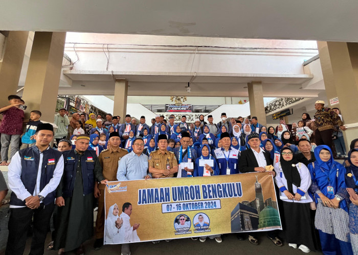 Terima Kasih Pak Rohidin dan Dirut RBMG H.M Muslimin, Pasutri Ini Berangkat Umroh ke Tanah Suci