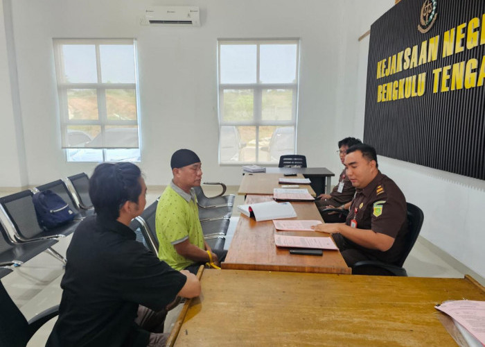 Polres Bengkulu Tengah Limpahkan Tersangka Curat 6 TKP kepada Pihak Kejakasan Negeri  
