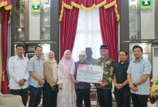 Gubernur Bengkulu  Ajak Walikota dan Bupati Antar Bantuan ke Korban Bencana di Sumatera Barat 