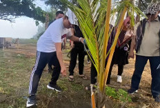 Celetuk Wali Kota Bengkulu Dedy Wahyudi Saat Pimpin ASN Gotong Royong di Pantai Panjang
