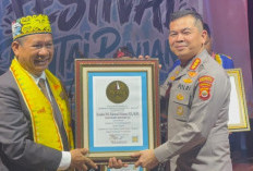 Kombes Pol. Rahmad Hidayat Terima Penghargaan Inspirator Penyelenggaraan Rekor Dunia Tari Katera