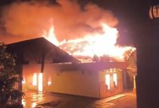 Rumah Milik Notaris Selviana Valentine di Jalan Musium Kota Bengkulu Terbakar
