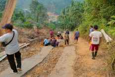 APBD Seluma Terbentur Efisiensi Fiskal, Warga 3 Desa di Lubuk Sandi Seluma Patungan Ngecor Jalan Rusak
