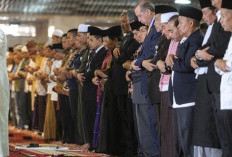 Niat dan Tata Cara Sholat Tarawih 2 Rakaat 1 Salam dan 4 Rakaat 1 Salam