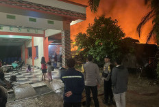 Toko Manisan dan BBM Eceran di Mukomuko Terbakar