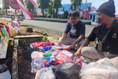 Pedagang Bendera di Bengkulu Utara Lesu, Omzet Turun 60 Persen