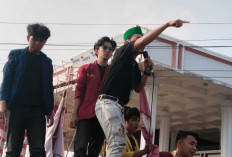 Ratusan Mahasiswa Demo di Kantor DPRD Provinsi Bengkulu 