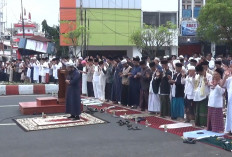 Gema Takbir Berkumandang, Jemaah Muhammadiyah Shalat Idul Adha di Jalan Soeprapto