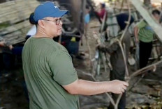 Siapkan Gazebo Gratis Untuk Pengunjung Pantai Panjang, Pj Sekda Kota Bengkulu Pimpin Besihkan Sisa Pondok Liar