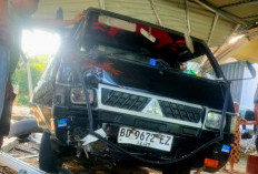 Hilang Kendali di Tikungan, Mobil Mitsubishi L300 Tabrak 2 Unit Rumah di Seluma
