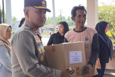Banjir Melanda, Warga Tanjung Jaya Terima Bantuan dari Kapolda Bengkulu
