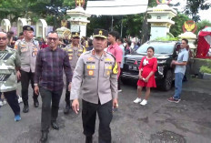 Turun ke Lapangan, Kapolda Bengkulu Keliling Pantau Pengamanan Misa Natal 2025