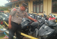 38 Sepeda Motor Knalpot Brong yang Terjaring Balap Liar Dipajang di Polres Seluma