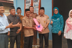 5 Rumah Warga Kurang Mampu di Desa Riak Siabun Seluma Dibedah Secara Gotong Royong