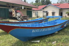 Pemkab Mukomuko Siapkan Bantuan Dua Perahu Fiber untuk Nelayan Pasar Sebelah