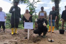 Helmi - Mian Gelar Penanaman Pohon Serentak di Provinsi Bengkulu dan Reboisasi Aliran Sungai