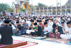 Salat Idulfitri di Masjid Baitul Izzah Berlangsung Khidmat, Pemprov Bengkulu Dorong Semangat 'Bantu Rakyat'