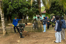 Gandeng Mahasiswa Unib, Satgas TMMD Kodim 0425/Seluma Penghijauan di Desa Lubuk Lagan Talo Kecil 
