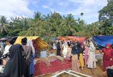 Membludak di Hari Kedua Lebaran, Tradisi Nyekar Massal Gunung Selan