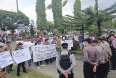 Warga Gelar Aksi Damai 'Ada Dugaan Pelanggaran Pemanfaatan Kawasan Hutan di Bengkulu Utara'
