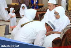 Bagaimana Sejarah Sungkeman? Simbol Kerendahan Hati dan Puncak Bakti kepada Orang Tua