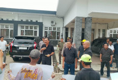 Mantan Anggota Dewan dan Kontraktor Geruduk DPRD Seluma 'Tagih Utang' Pemkab