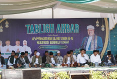 Ustadz KH E.S Mubarok Isi Tabligh Akbar HUT Ke-18 Bengkulu Tengah