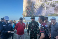 Kompak! TNI-Polri, Kejari hingga Mahasiswa KKN Bersatu Sukseskan Gerakan Radin Inten Asri di Pantai Seluma