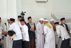 Walikota Bengkulu dan Forkompinda Kota Shalat Idul Fitri di Masjid Merah Putih