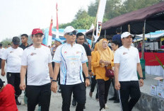 Kapolda Bengkulu Ramaikan Jalan Sehat di Pantai Panjang, Sambut Hari Bhayangkara Ke-80