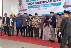 Wakaf 10 Ribu Al-Qur'an dan 5 Ribu Iqra Disalurkan
