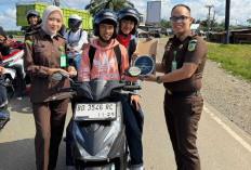 Kejari Seluma Turun ke Jalan Kampanye Anti Korupsi, Souvenir dan Stiker Dibagi untuk Masyarakat