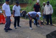 Sekda Seluma Tandai Titik Nol Pembangunan Jalan Bunga Mas – Pasar Sembayat