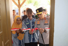 Polri Hadir Membangun Harapan, Kapolda Bengkulu Resmikan Bedah Rumah ke-78