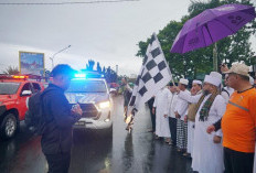 Diawali Sholat Subuh Berjemaah, Gubernur Bengkulu Lepas Pengiriman Bantuan Bencana Sumatera 