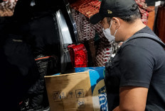 KPK Bawa 4 Koper Hasil Geledah Rumah Arif Gunadi Mantan Pj Walikota Bengkulu