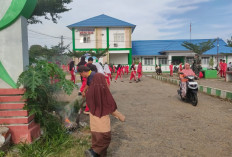 Libatkan Lintas Sektoral, Kodim 0425/Seluma Bersihkan Sampah Alun-alun Kota Tais 