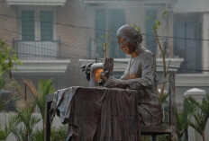Selain di Bengkulu, Rupanya Patung Fatmawati Sedang Menjahit juga Ada di Kota Ini