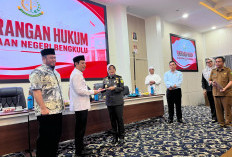 Penyesuaian UU KUHP Baru, Kejari Bengkulu Serahkan Legal Opinion Penataan Perda ke Pemkot dan DPRD