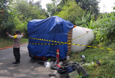 Banting Stir, Truk Elpiji Terguling di Padang Ulak Tanding