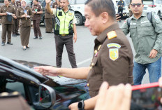 Aksi Simpatik Kejati Bengkulu di Momen Sumpah Pemuda, Bagi Brosur Berisi Tata Cara Laporkan Korupsi