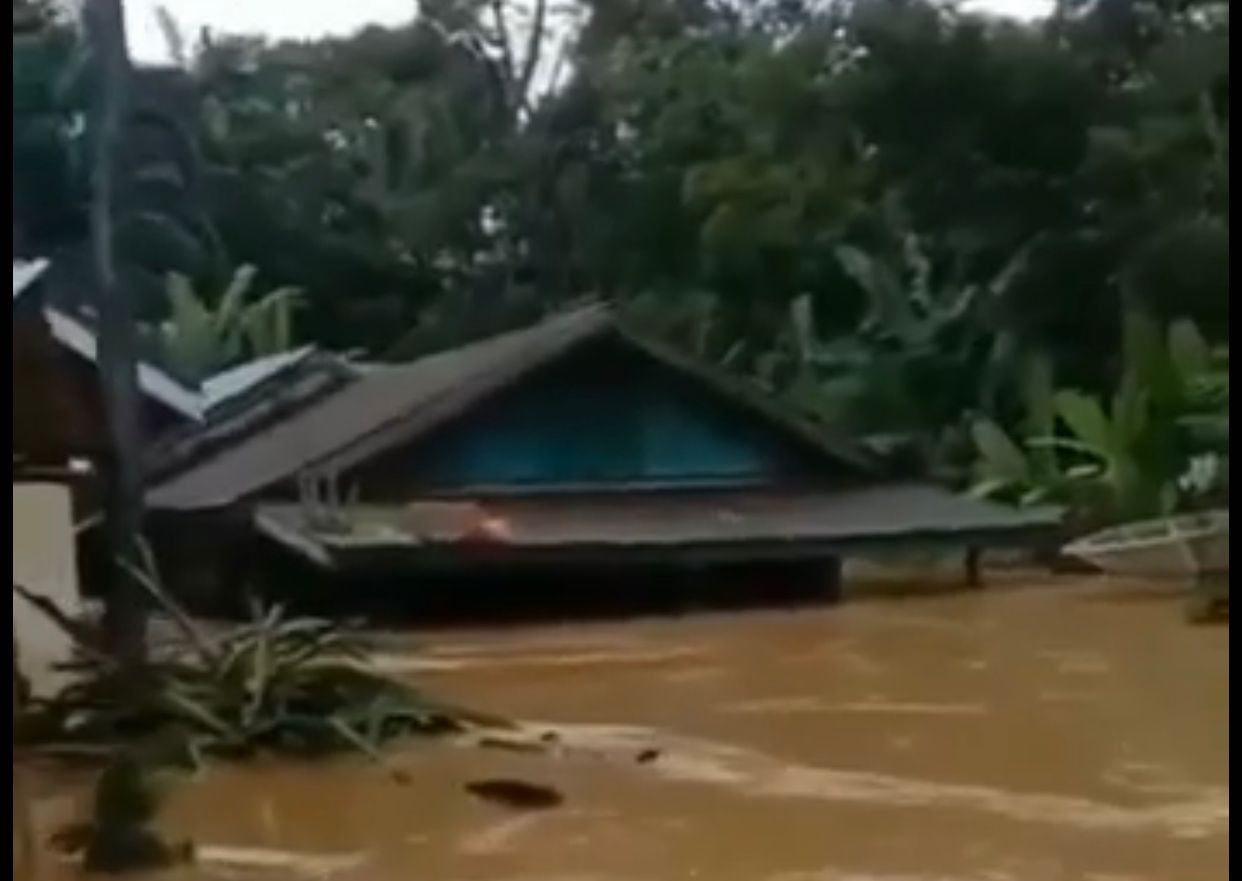 6 Desa Terdampak Banjir, 1 Unit Rumah di Air Rami Hanyut