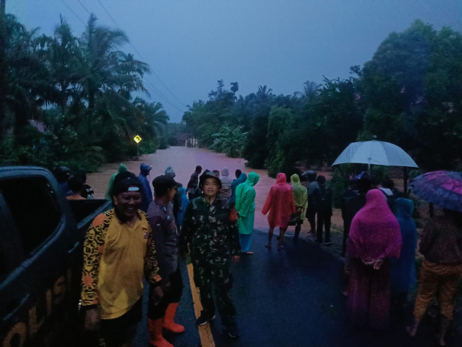 Banjir, Jalinbar di Kaur Lumpuh
