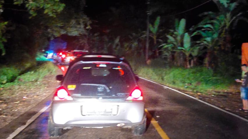 Longsor di Jalan Lintas Bengkulu – Manna, Ratusan Kendaraan Terjebak Macet