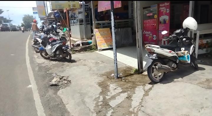 Di Depan Toko Roti, Sepeda Motor Mahasiswi Diembat Maling